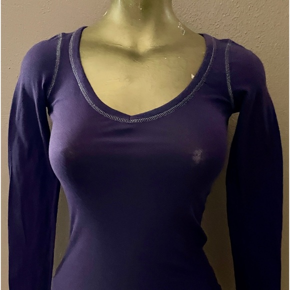 MILEY CYRUS x MAX AZRIA Y2K Purple Long Sleeve TEE Top Size XS - Picture 9 of 9